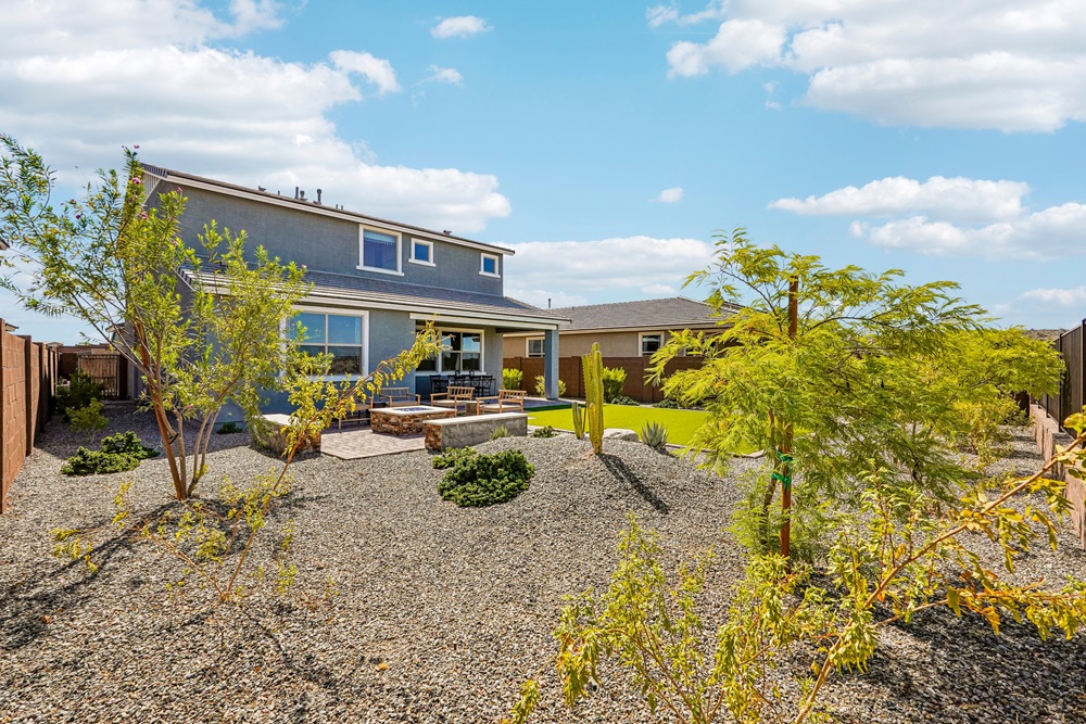 52-web-or-mls-9144 S 169th Dr-S0409-052