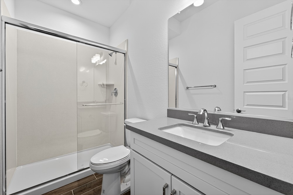 hj-az-phoenix-ladera-trails-venture-ridgeline-lot-35-bathroom-05