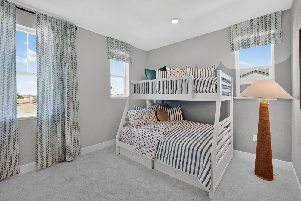 017 hj-ca-sacramento-winding-creek-50-03-lot-92-bedroom-004