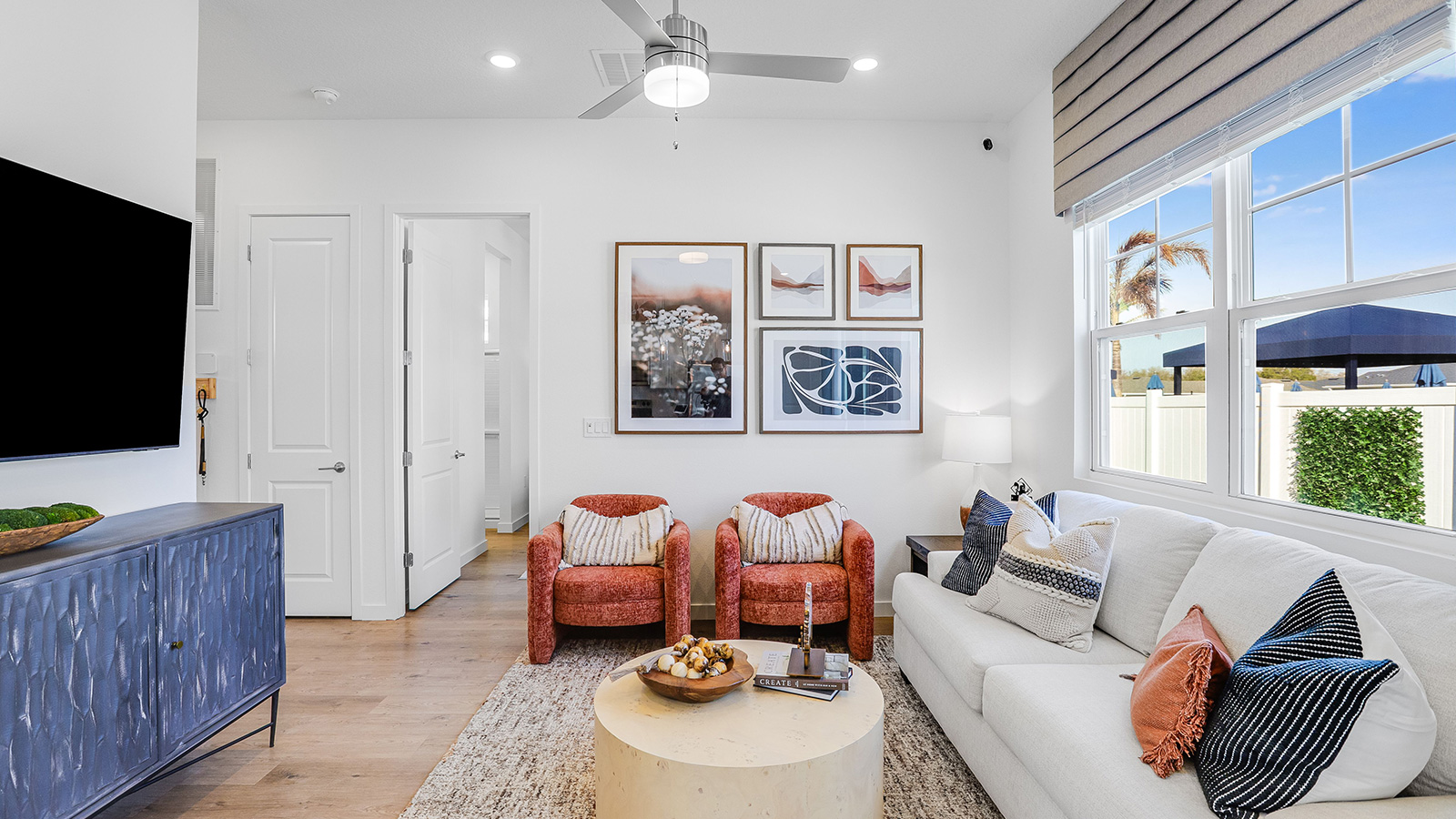 06_unit-1_yardly-mount-dora_living-room_sitecore