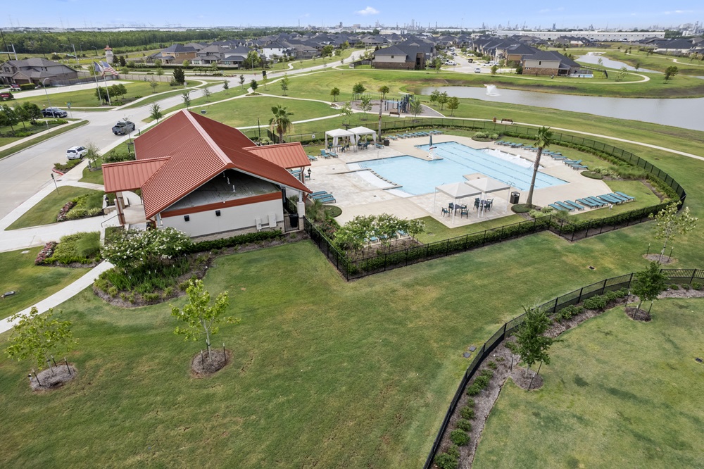 View Photos of Landing 60s Taylor Morrison